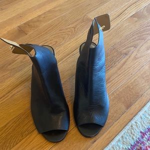 Authentic coach peep toe, slim heal bootie